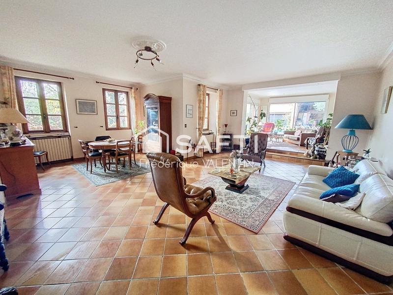 Maison de maîtres - 261 m² - 7 pièces