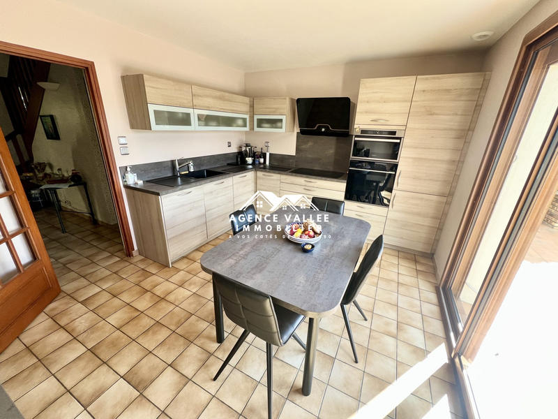 Maison traditionnelle - 160 m² - 6 pièces