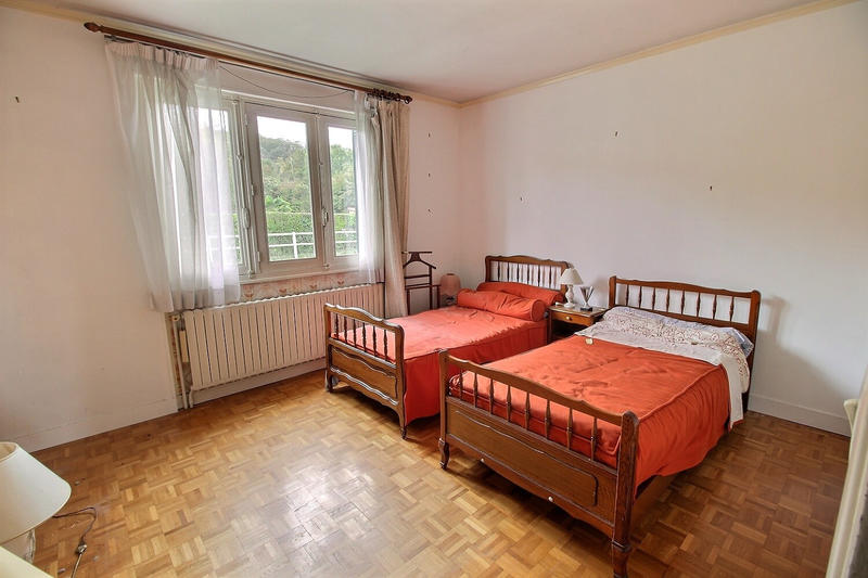 Maison - 99 m² - 6 pièces