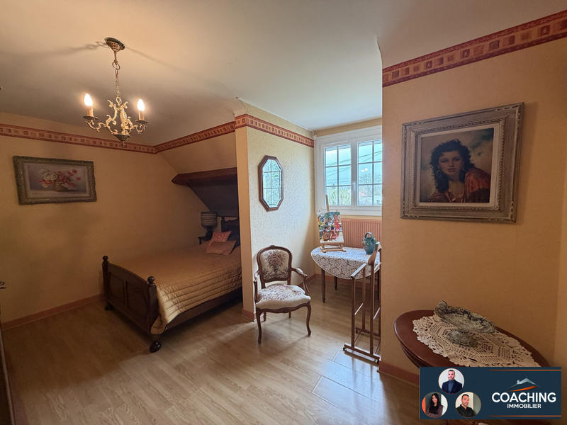 Maison - 217 m² - 8 pièces