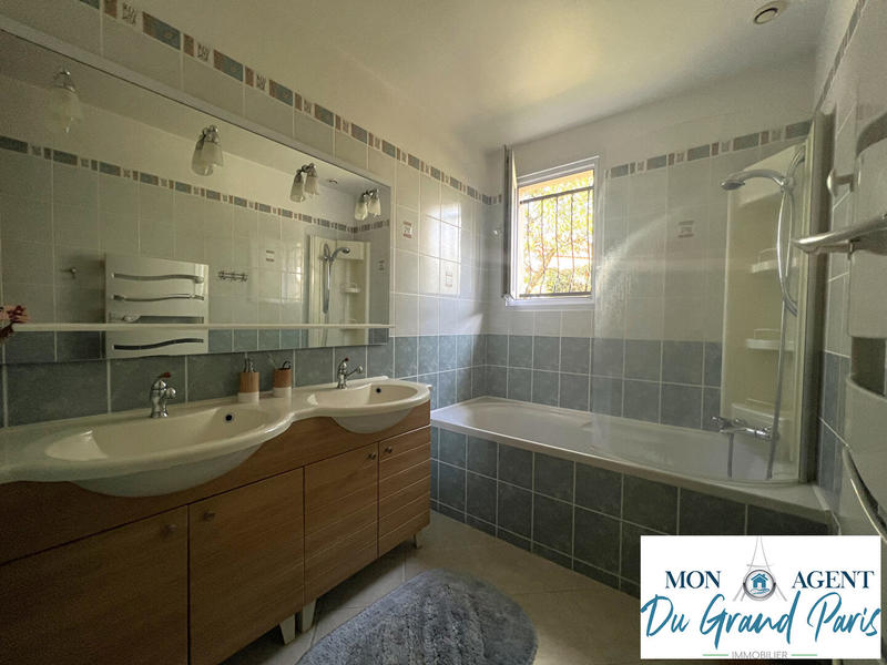 Maison - 122 m² - 5 pièces