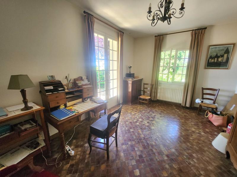 Maison - 230 m² - 10 pièces