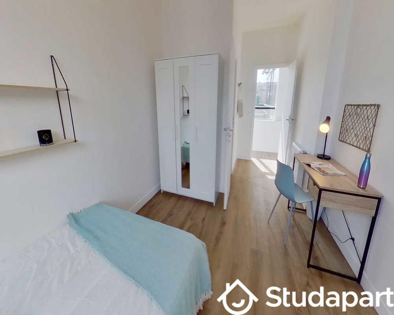 Chambre - 180 m² - 1 pièce