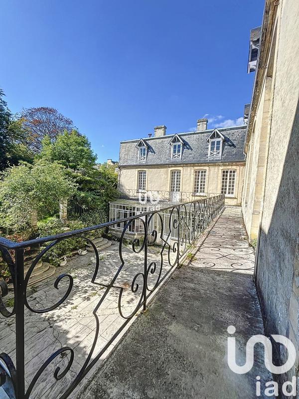 Maison - 416 m² - 17 pièces