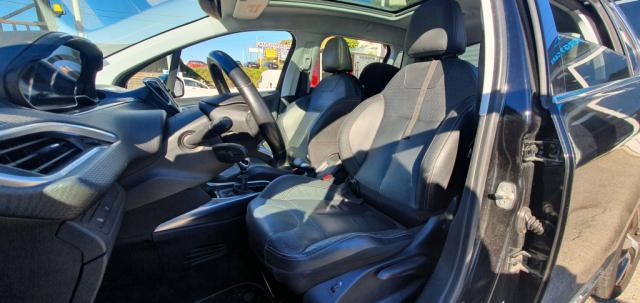 Peugeot 2008 1.2 PureTech 130ch s&amp;S Bvm6 Féline Titane