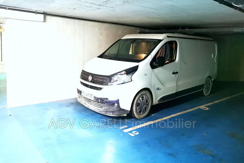 Parking / Garage - 21 m²