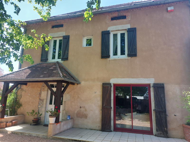 Maison - 240 m² - 7 pièces