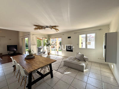 Maison - 192 m² - 7 pièces