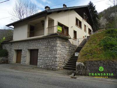 Maison contemporaine - 209 m² - 10 pièces