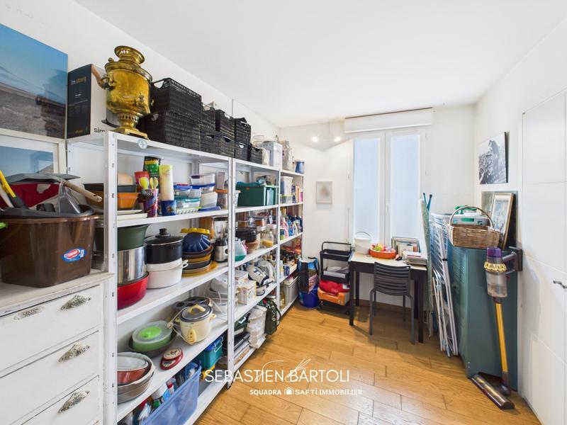 Appartement - 93 m² - 5 pièces