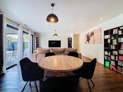 Maison - 101 m² - 5 pièces