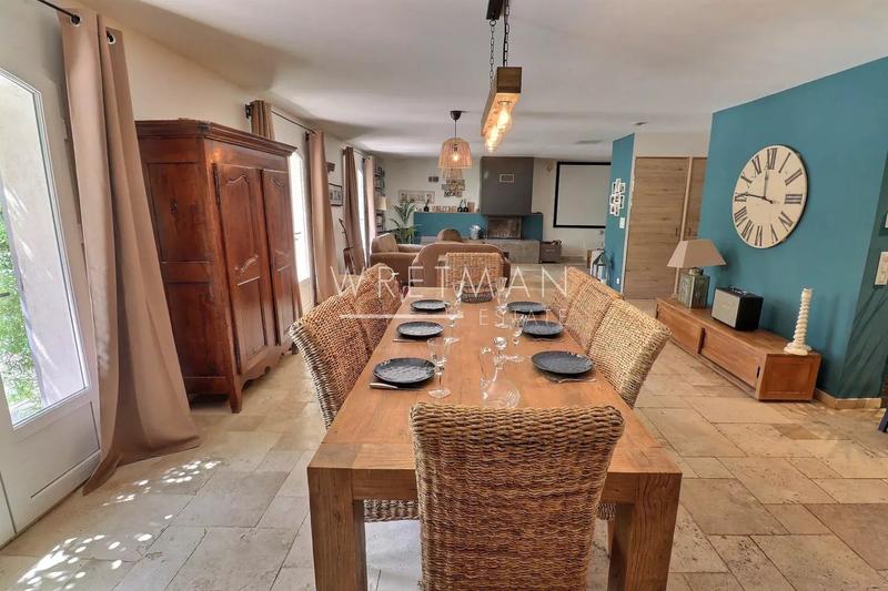 Villa - 232 m² - 9 pièces