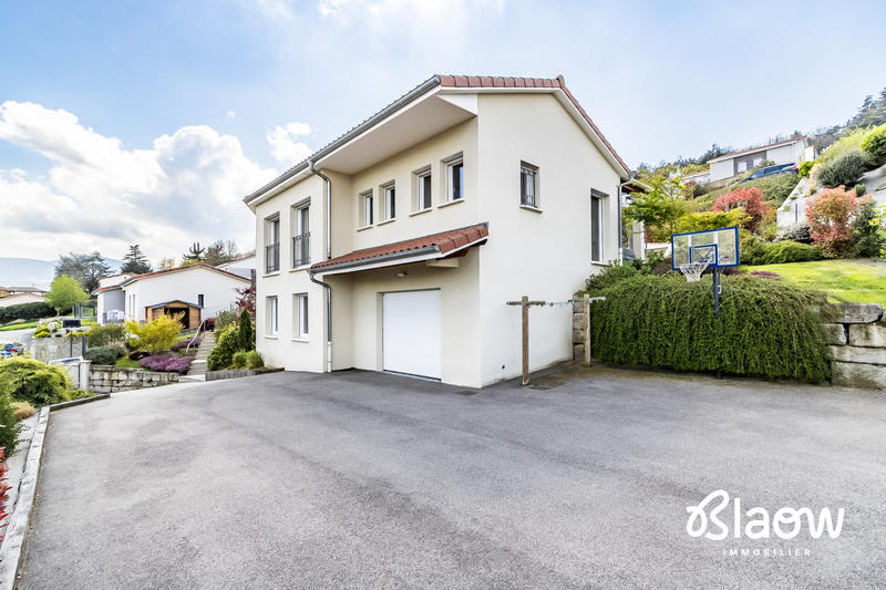 Maison contemporaine - 253 m² - 7 pièces