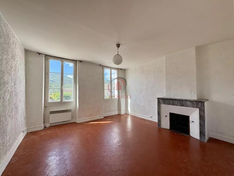 Appartement - 92 m² - 3 pièces