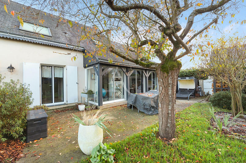 Maison - 210 m² - 6 pièces