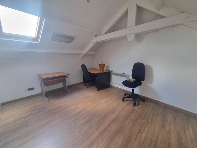 Maison - 241 m² - 11 pièces