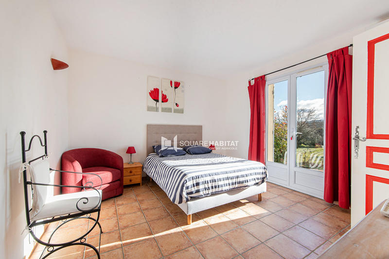 Maison - 318 m² - 9 pièces