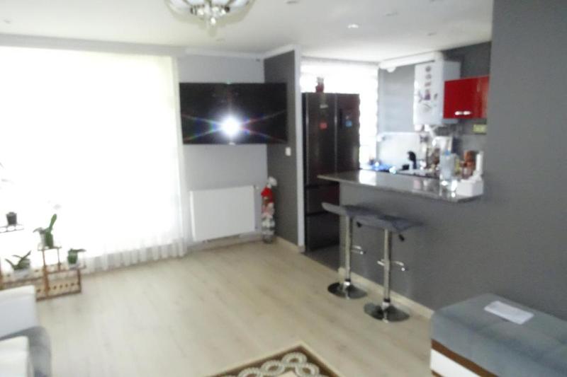 Appartement - 90 m² - 6 pièces