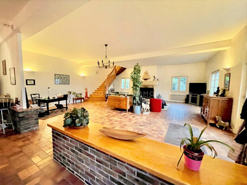 Maison - 230 m² - 5 pièces