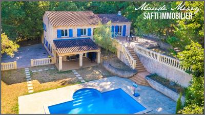 Villa - 160 m² - 8 pièces