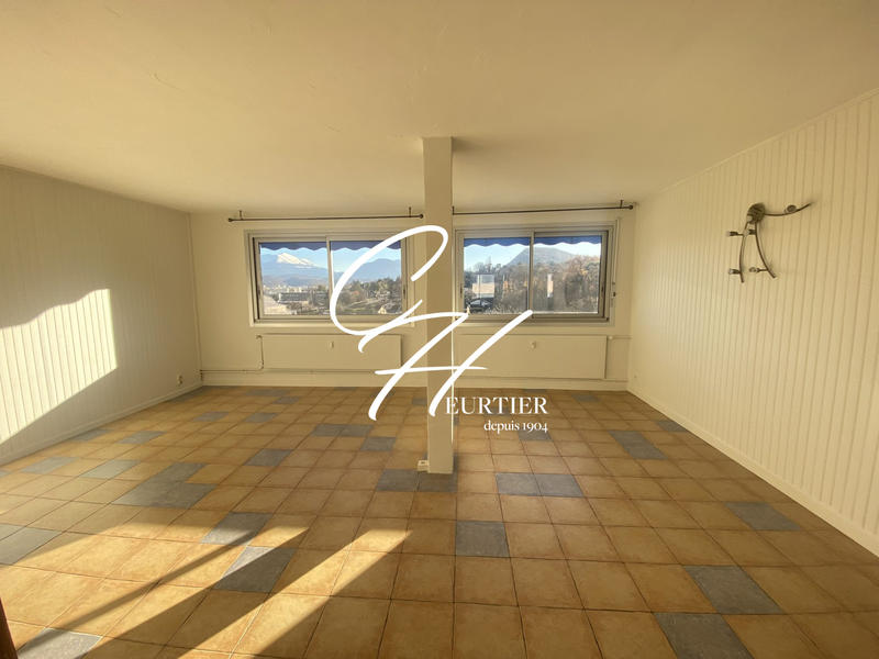 Appartement - 79 m² - 3 pièces