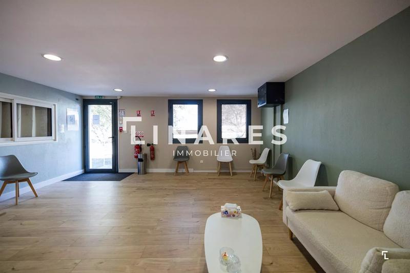 Local commercial - 235 m² - 10 pièces