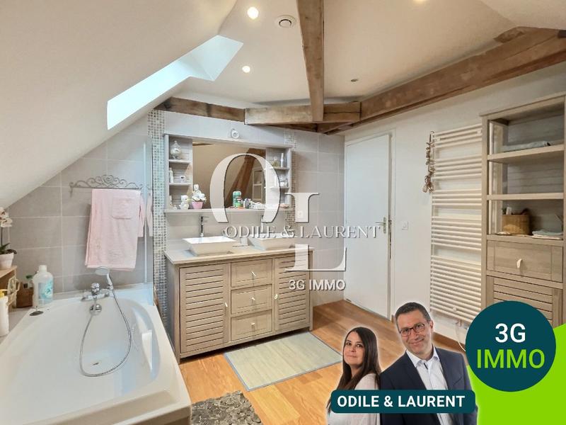 Maison de maîtres - 246 m² - 10 pièces