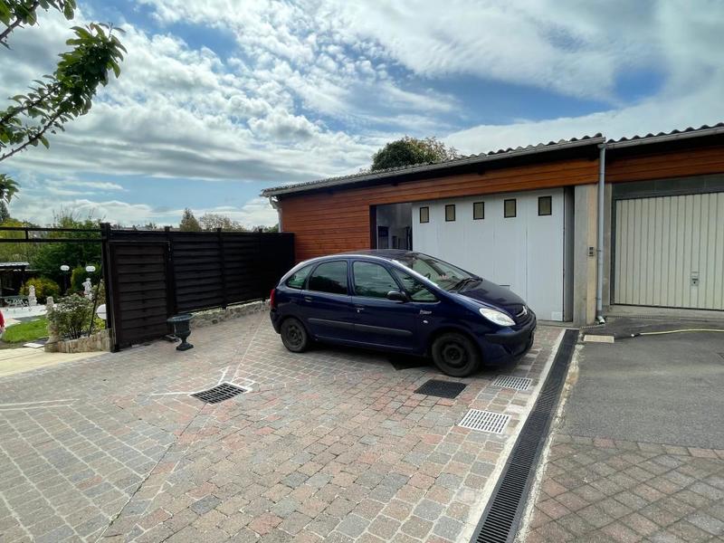 Maison - 400 m² - 3 pièces