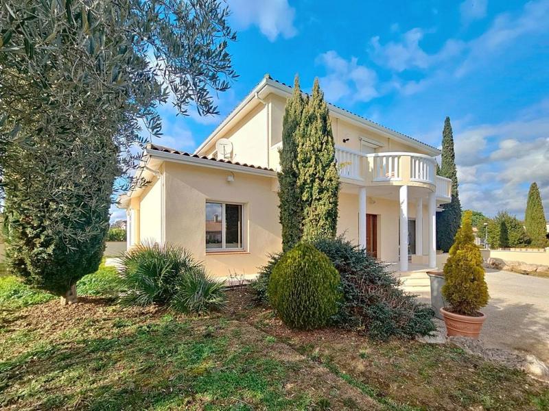 Maison - 160 m² - 5 pièces