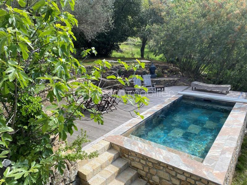 Propriété - 500 m² - 23 pièces