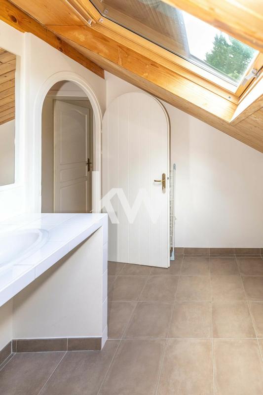 Maison - 287 m² - 8 pièces