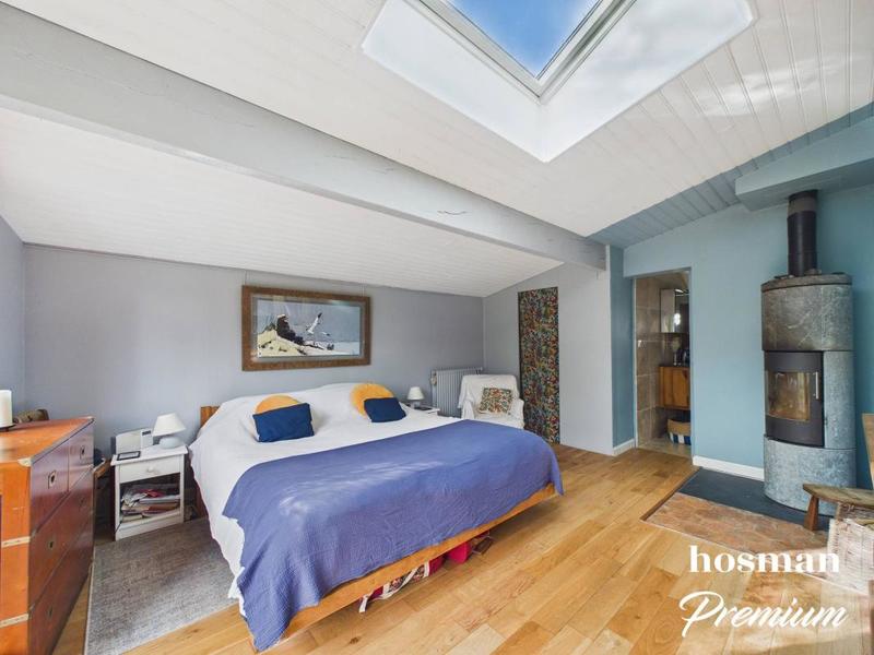 Maison - 235 m² - 6 pièces