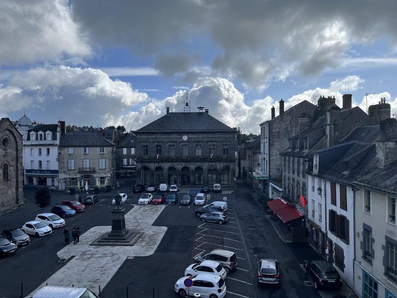 Maison - 300 m² - 15 pièces