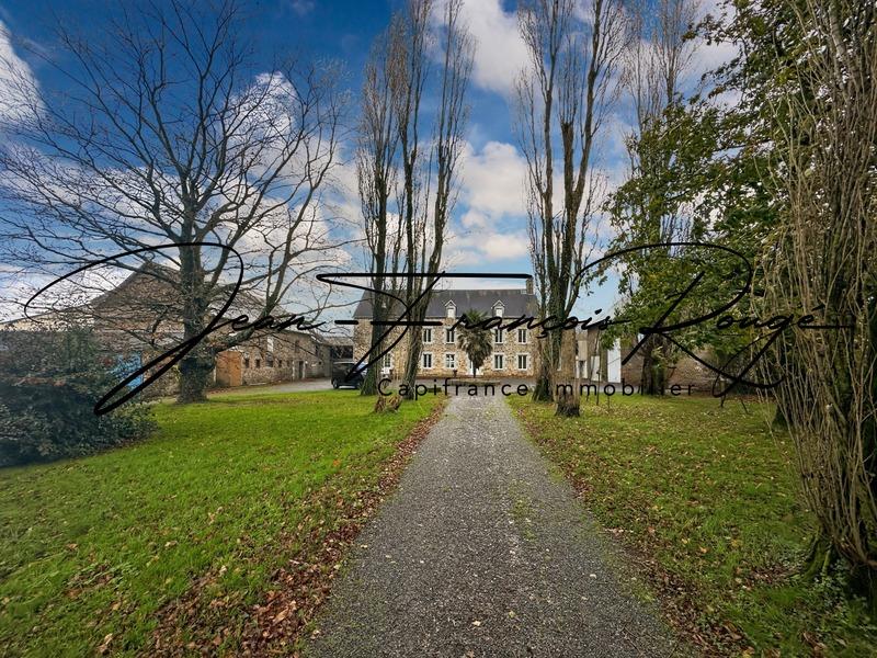 Maison - 243 m² - 10 pièces