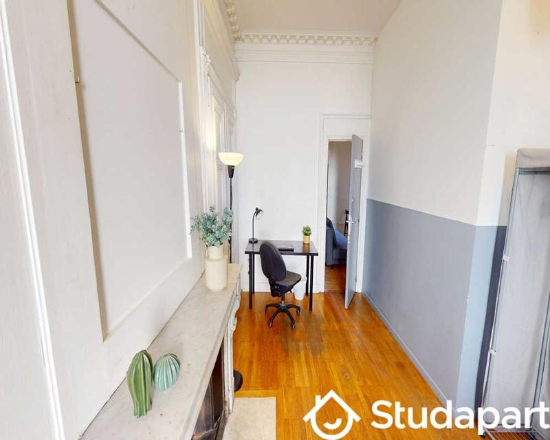 Chambre - 130 m² - 1 pièce