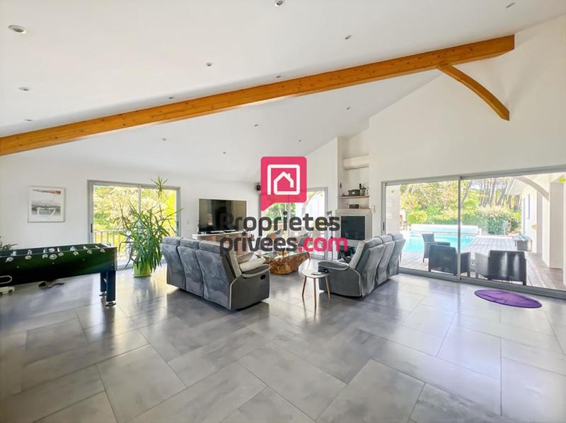 Maison - 200 m² - 7 pièces