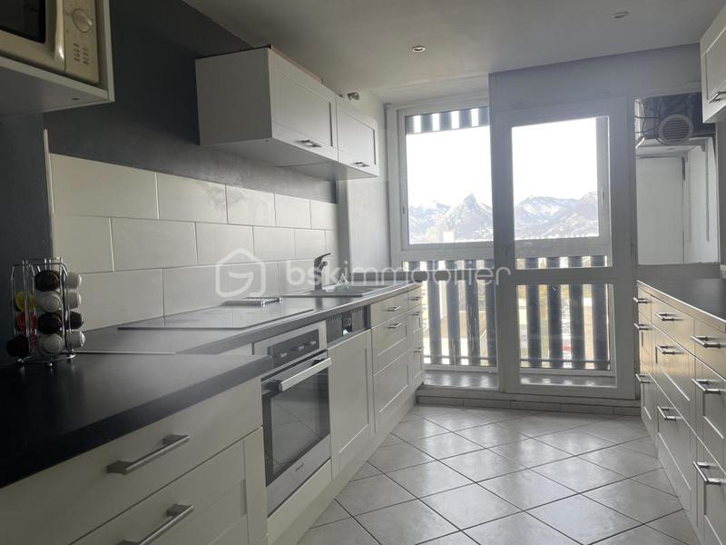 Appartement - 96 m² - 5 pièces