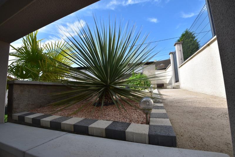 Maison - 262 m² - 7 pièces