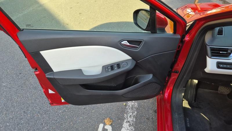 Renault Clio 1.6 E-Tech 145 Edc6 Intens