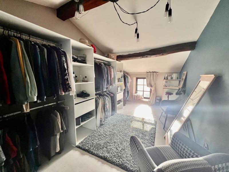 Maison - 231 m² - 7 pièces