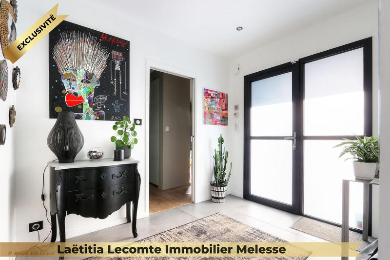 Maison - 213 m² - 9 pièces