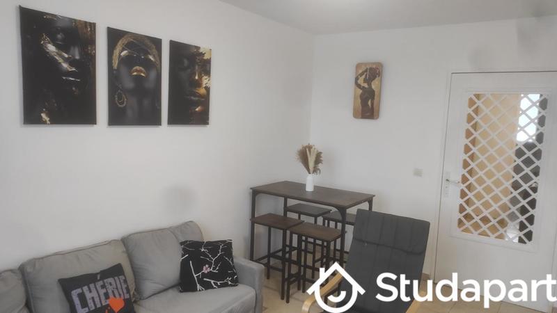 Chambre - 12 m² - 1 pièce