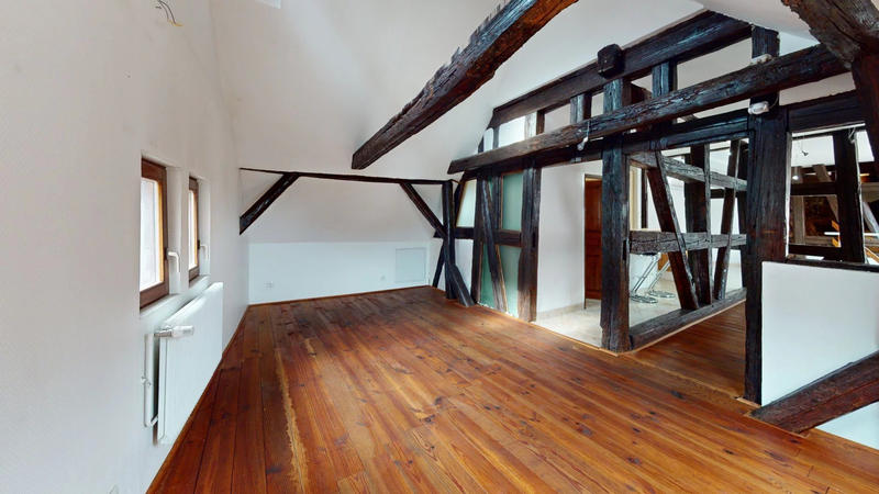 Maison traditionnelle - 258 m² - 7 pièces