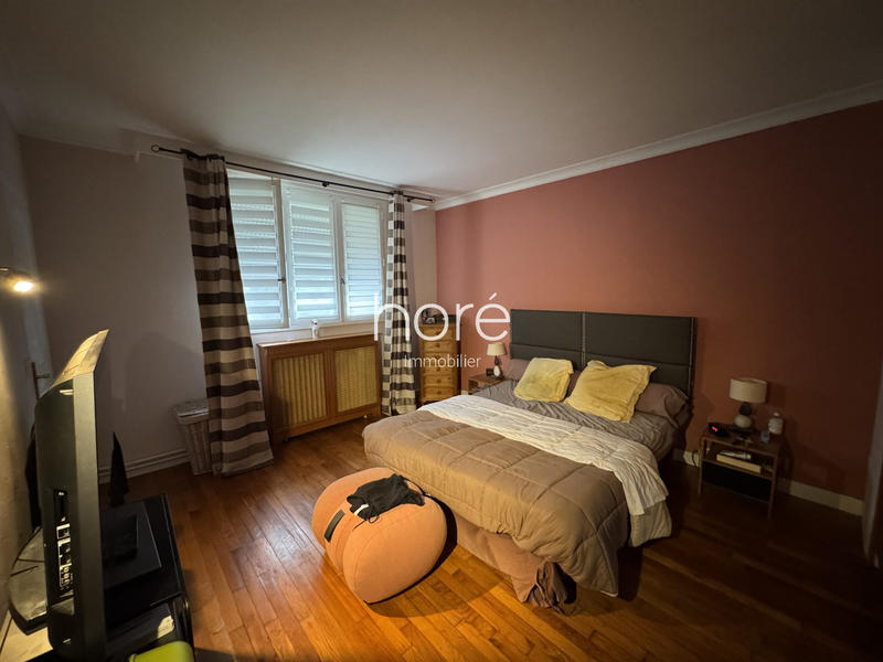 Maison - 178 m² - 9 pièces