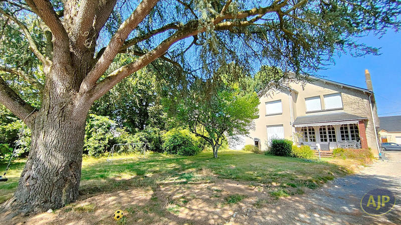 Maison - 196 m² - 7 pièces