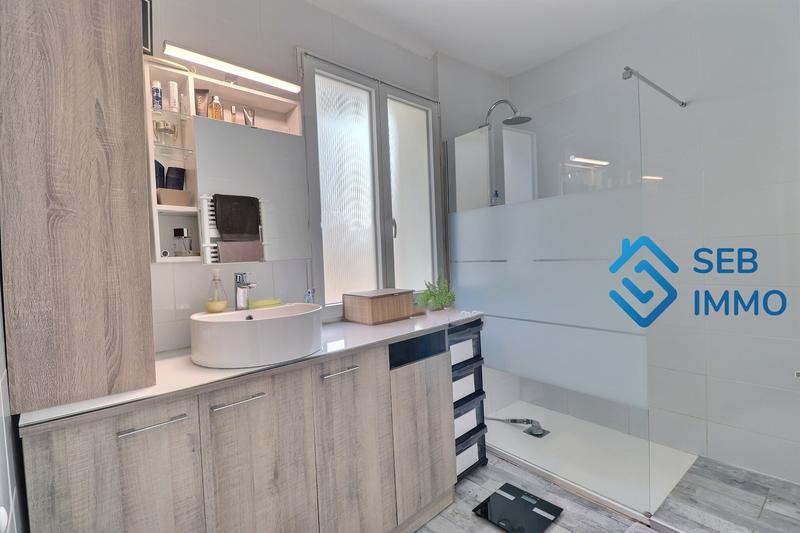 Local commercial - 129 m² - 5 pièces