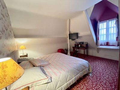 Maison - 213 m² - 7 pièces