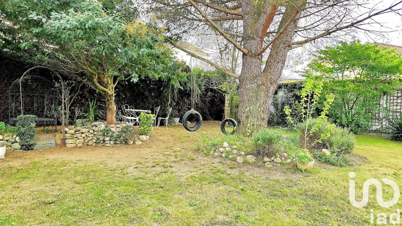 Maison - 382 m² - 9 pièces