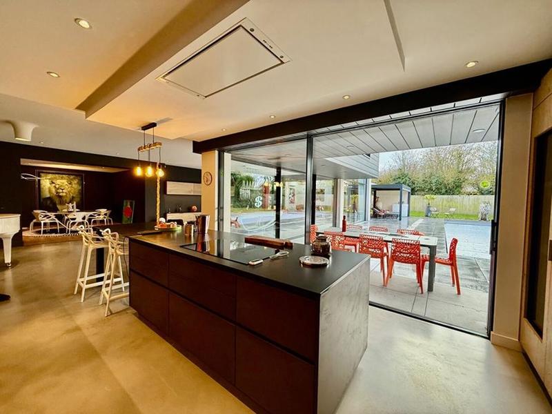 Propriété - 307 m² - 8 pièces