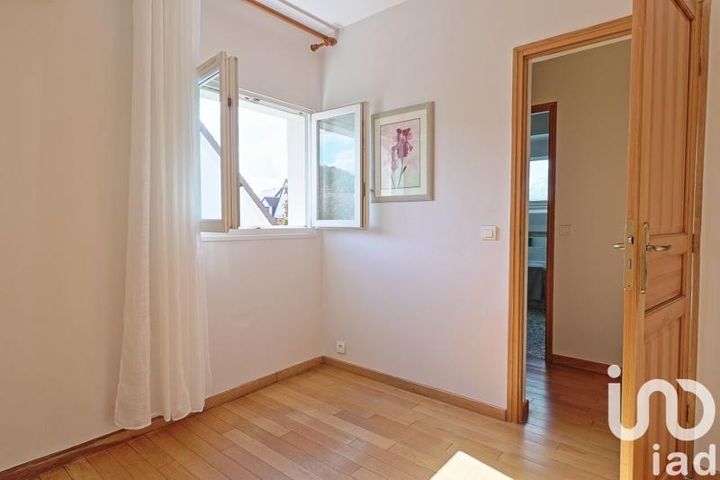 Maison - 188 m² - 8 pièces